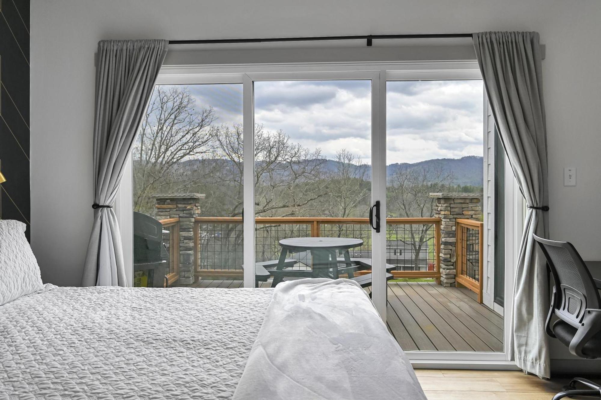 הוילה Weaverville Mon Tresor, Modern Mountain Views With Deck מראה חיצוני תמונה